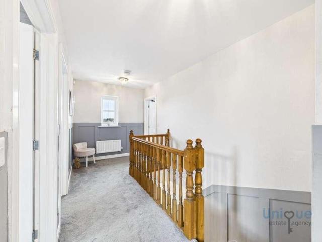 5 bed house for sale