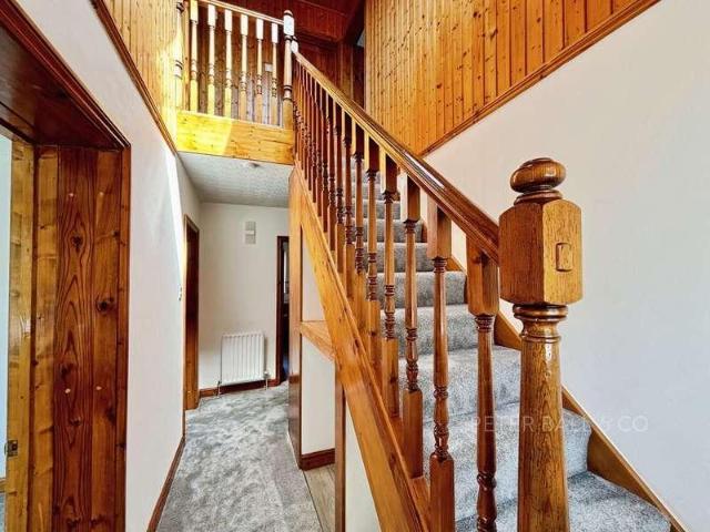 5 bed house for sale