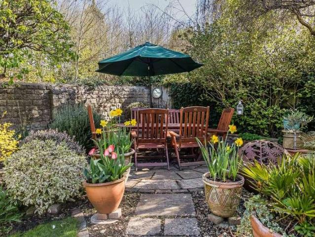 5 bed house for sale