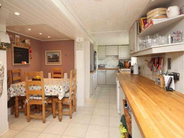 5 bed house for sale