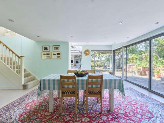 5 bed house for sale