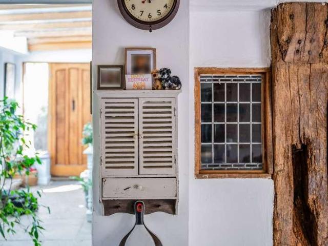 5 bed house for sale