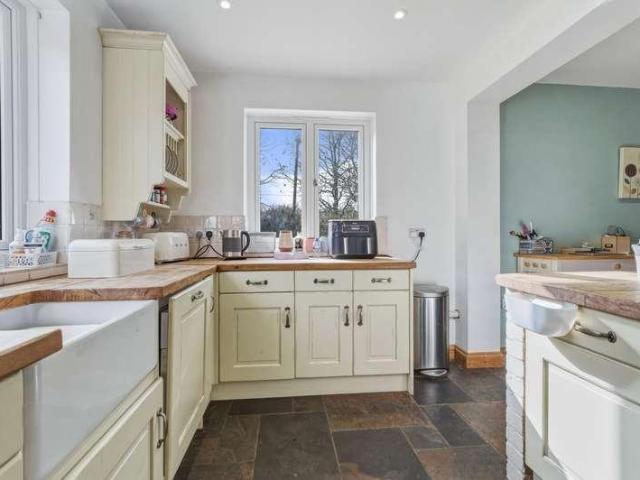 5 bed house for sale
