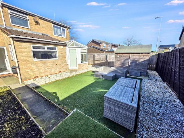 5 bed house for sale