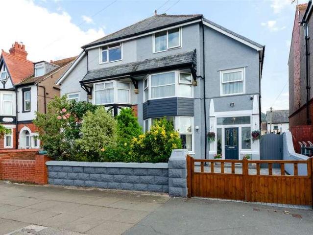 5 bed house for sale