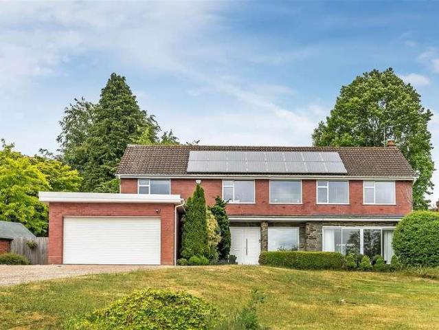 5 bed house for sale