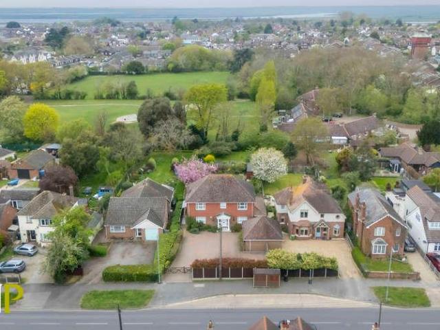 5 bed house for sale