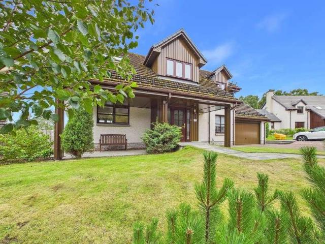 5 bed house for sale