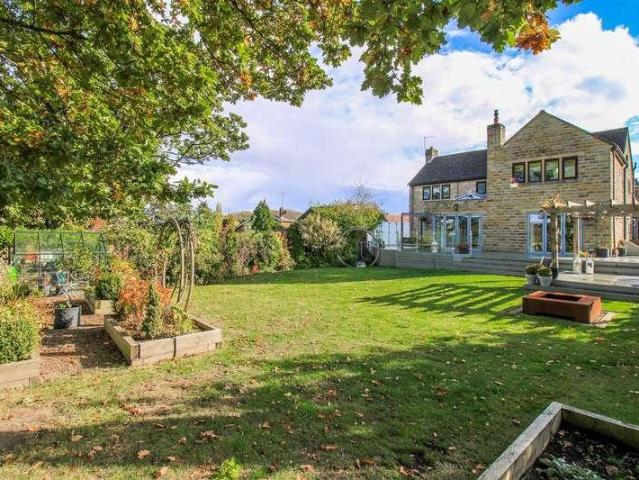 5 bed house for sale