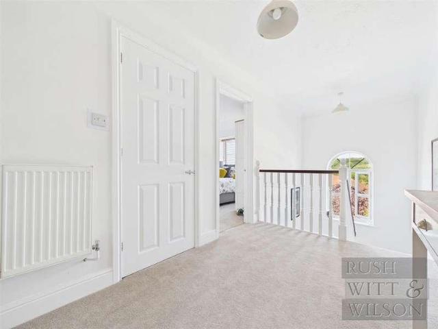 5 bed house for sale