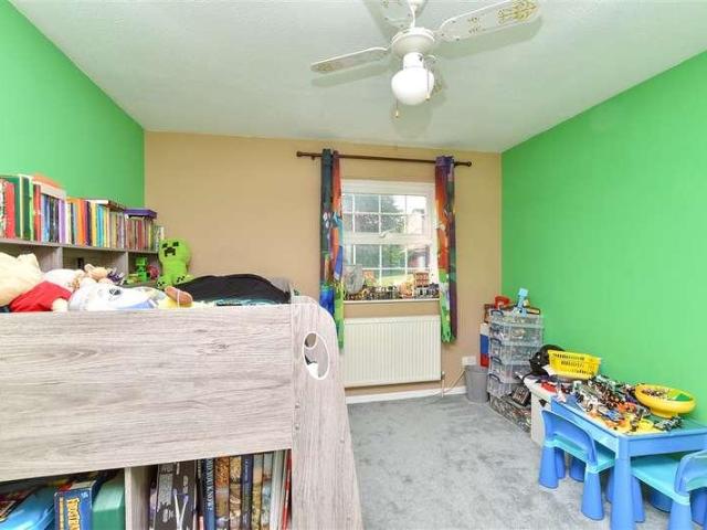5 bed house for sale