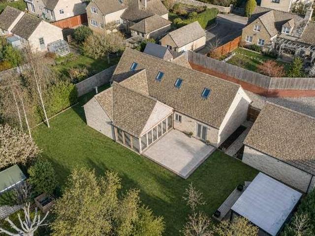 5 bed house for sale