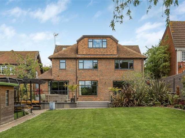 5 bed house for sale