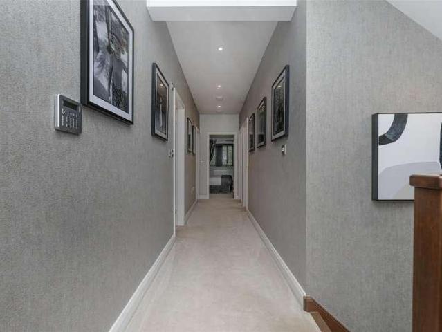 5 bed house for sale