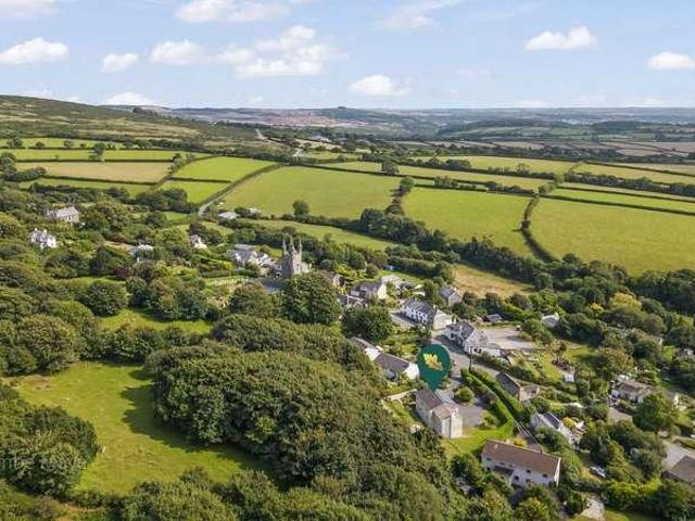 5 bed house for sale
