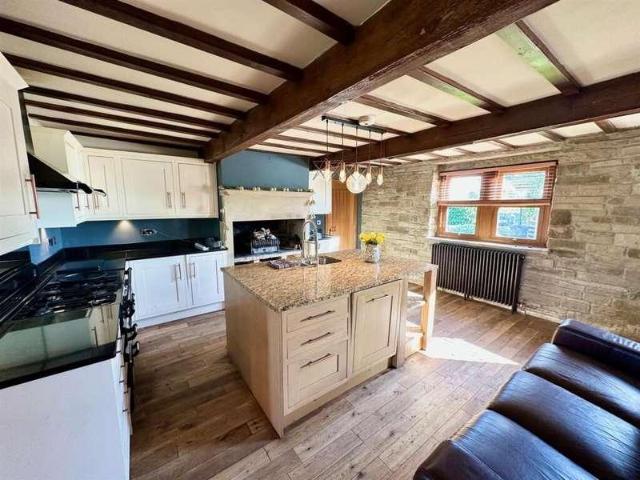5 bed house for sale