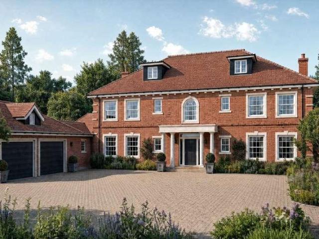 5 bed house for sale