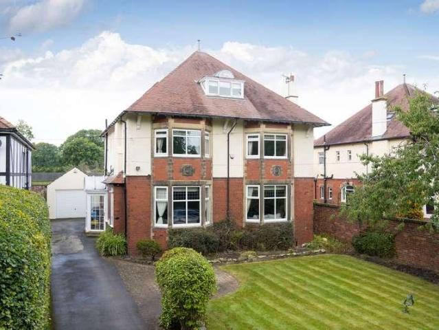 5 bed house for sale