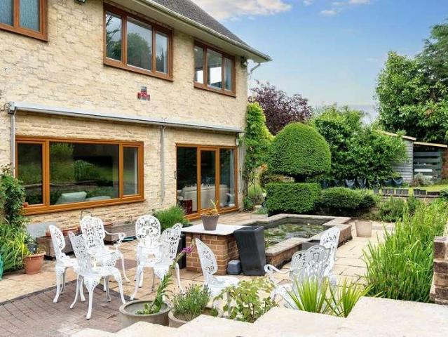 5 bed house for sale