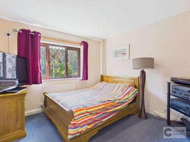 5 bed house for sale