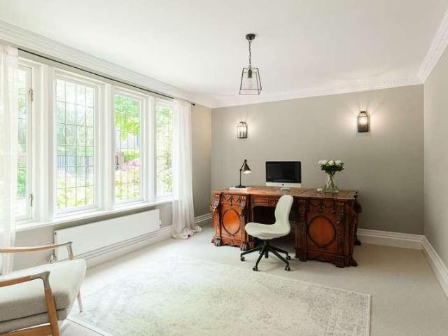 5 bed house for sale