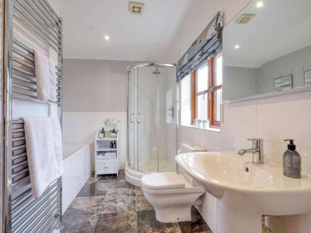 5 bed house for sale
