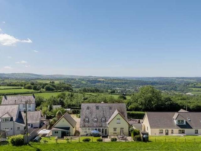 5 bed house for sale