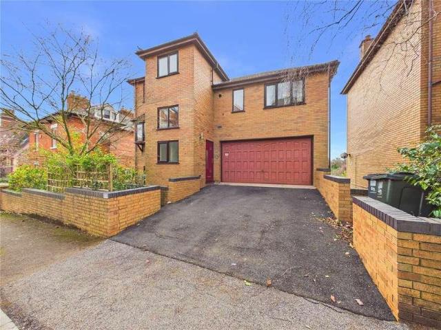 5 bed house for sale
