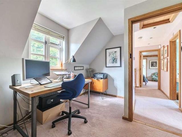 5 bed house for sale