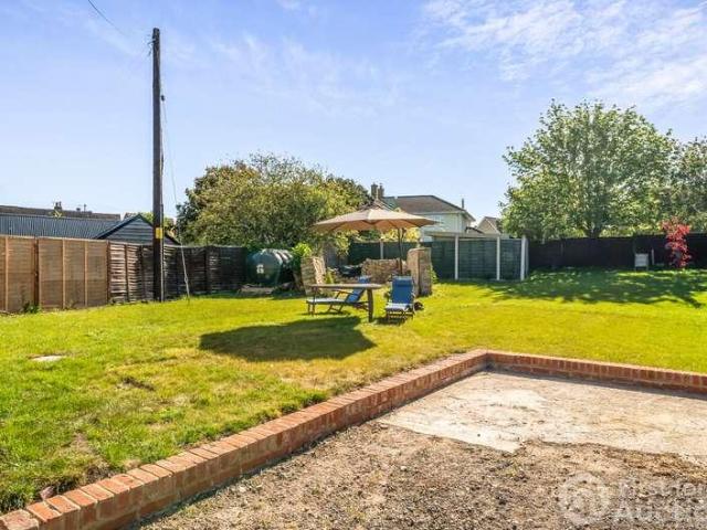 5 bed house for sale