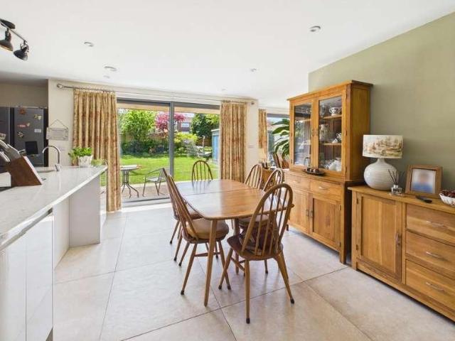 5 bed house for sale