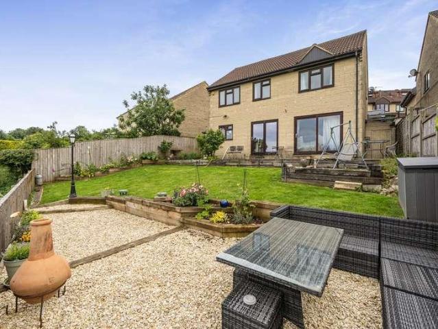 5 bed house for sale