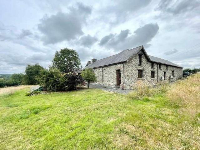 5 bed house for sale