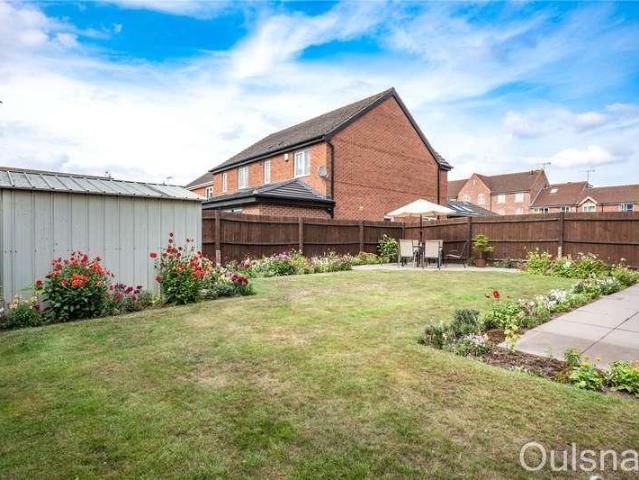 5 bed house for sale