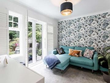 5 bed house for sale