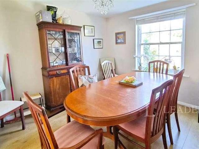 5 bed house for sale