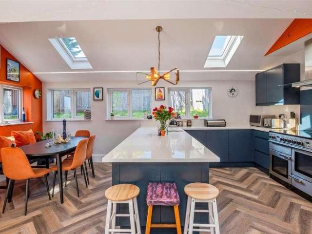 5 bed house for sale