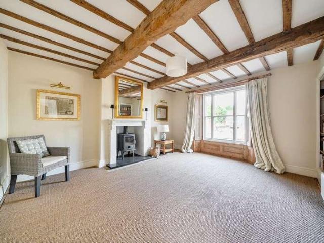 5 bed house for sale