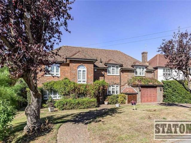 5 bed house for sale