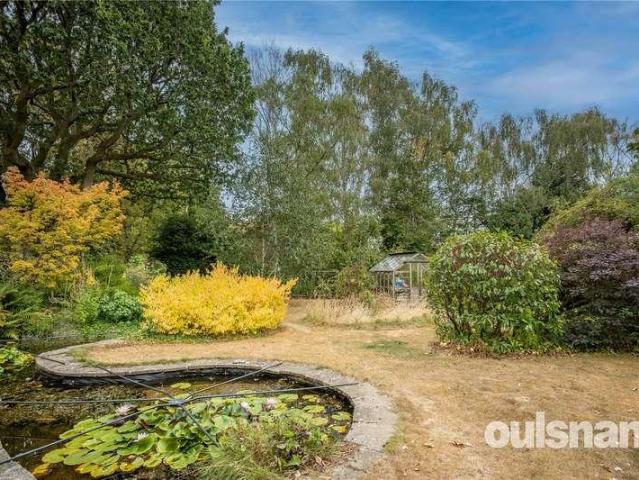 5 bed house for sale