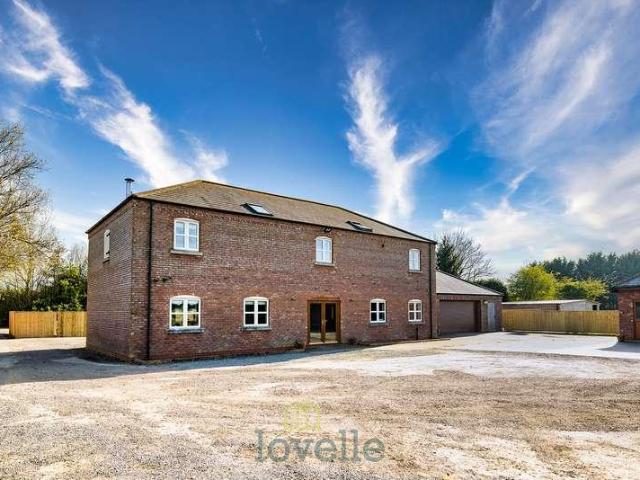 5 bed house for sale