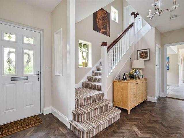 5 bed house for sale