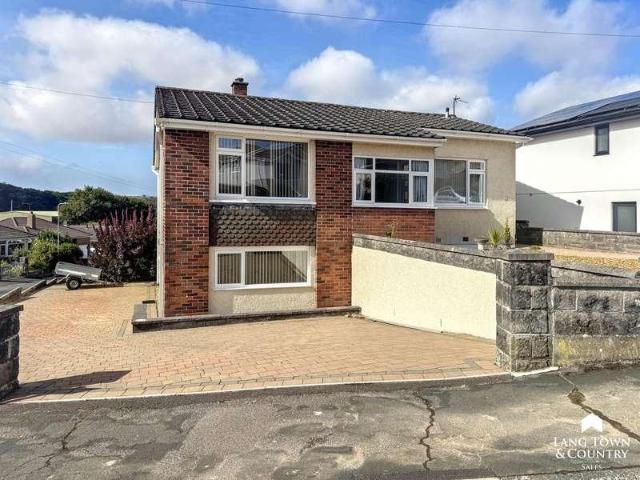 5 bed house for sale