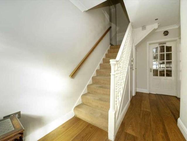 5 bed house for sale