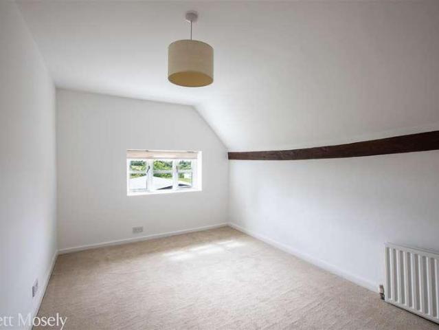 5 bed house for sale