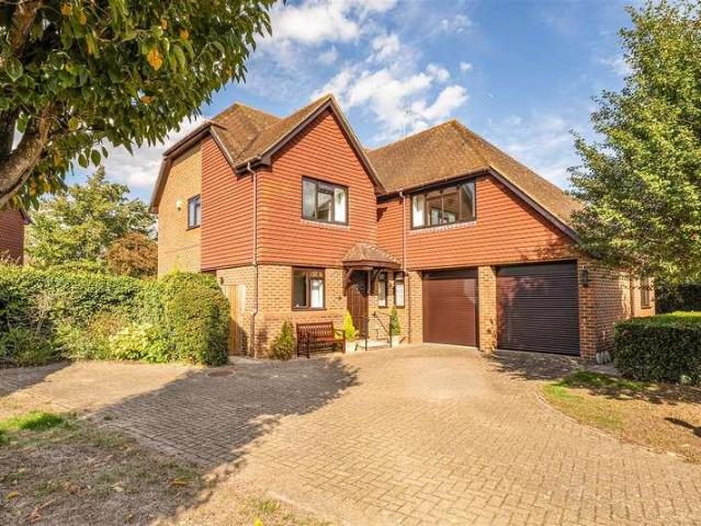 5 bed house for sale