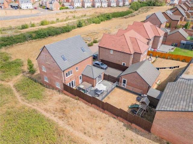 5 bed house for sale