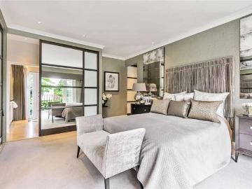 5 bed house for sale