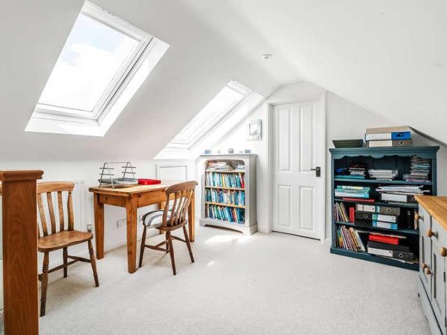 5 bed house for sale