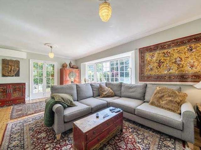 5 bed house for sale